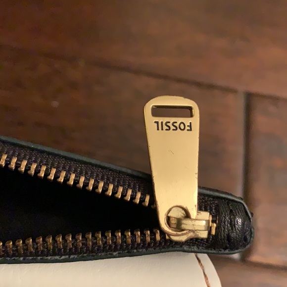 Fossil Black, White and Tan Leather Wallet EUC - Picture 9 of 10